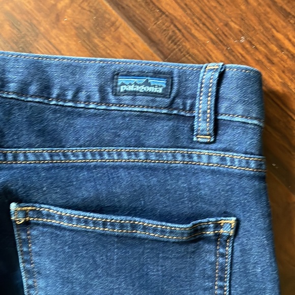 WOMENS sz 30 straight leg Patagonia jeans - Picture 2 of 3